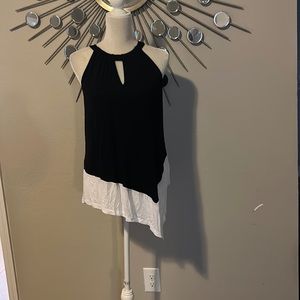 Sleeveless INC top with keyhole on neck black and white
